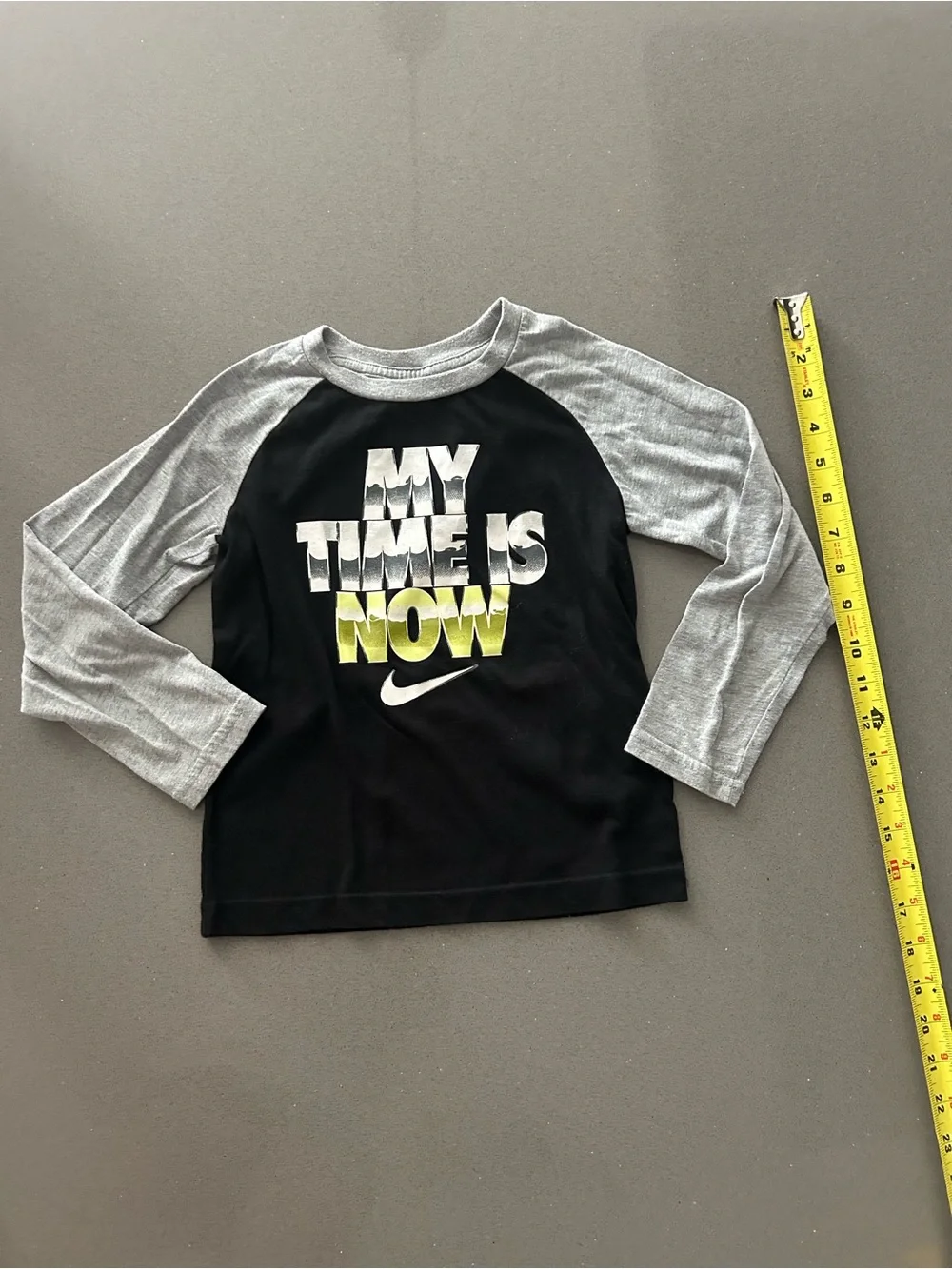 Nike Long Sleeve Shirt Kids Size 4-5…